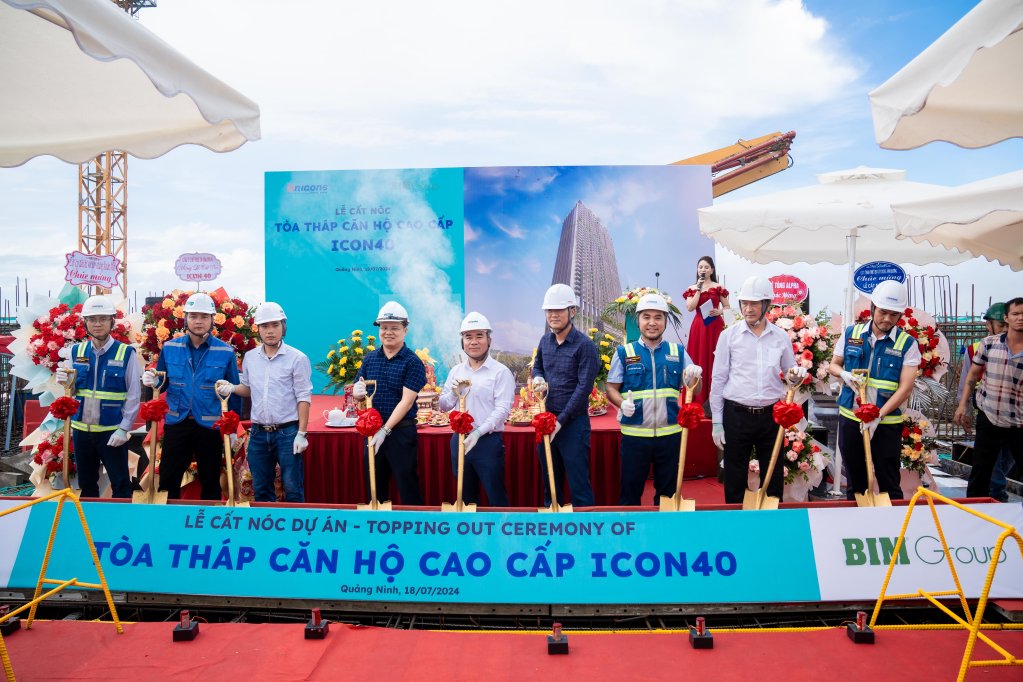 Chính thức cất nóc Tòa tháp căn hộ cao cấp ICON40 tại Hạ Long